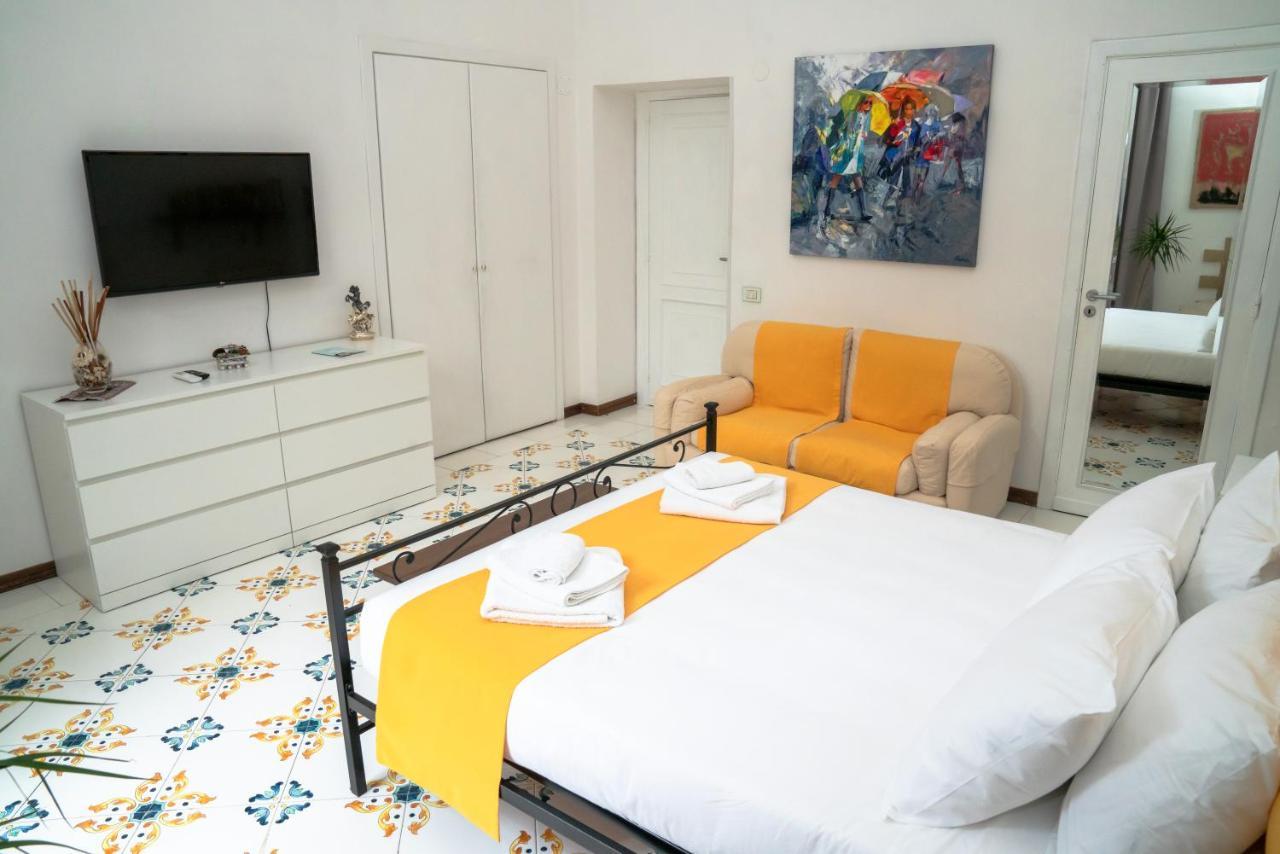 Le Stanze Di Sissi - Luxury Suites Neapel Exterior foto